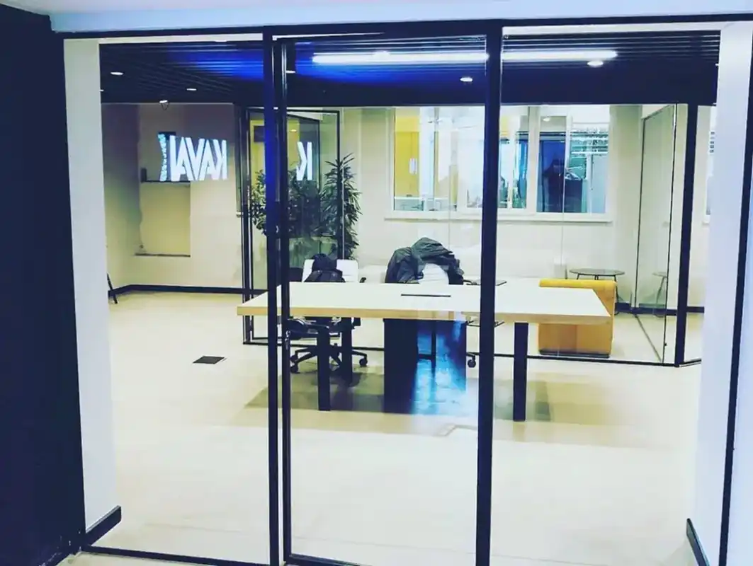 Ekoline Hoppe Çerçeveli Cam Bölme Sistemleri | Camdizayn