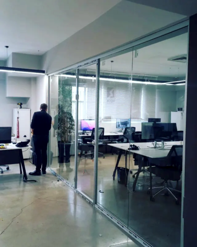 Proline Sistem Hoppe Kapılı Cam Bölme