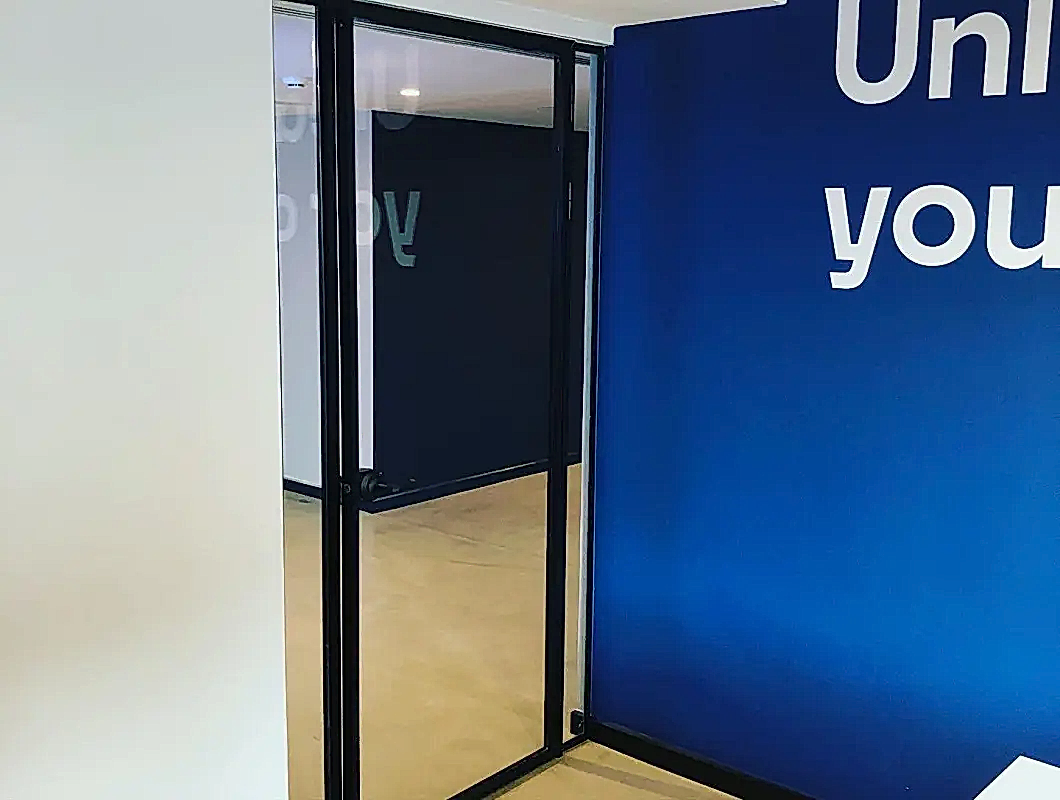 Proline Sistem Hoppe Kapılı Cam Bölme