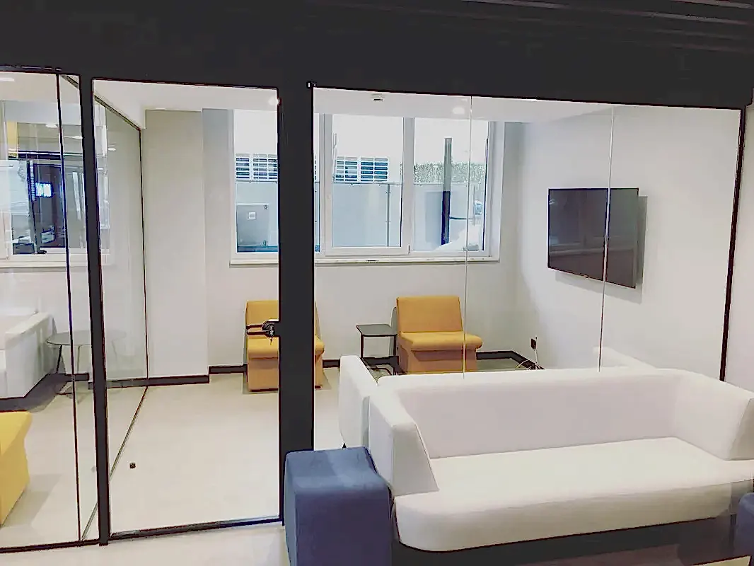 Ekoline Hoppe Kapılı Cam Bölme Sistemleri | Modern Ofis Tasarımı - Camdizayn