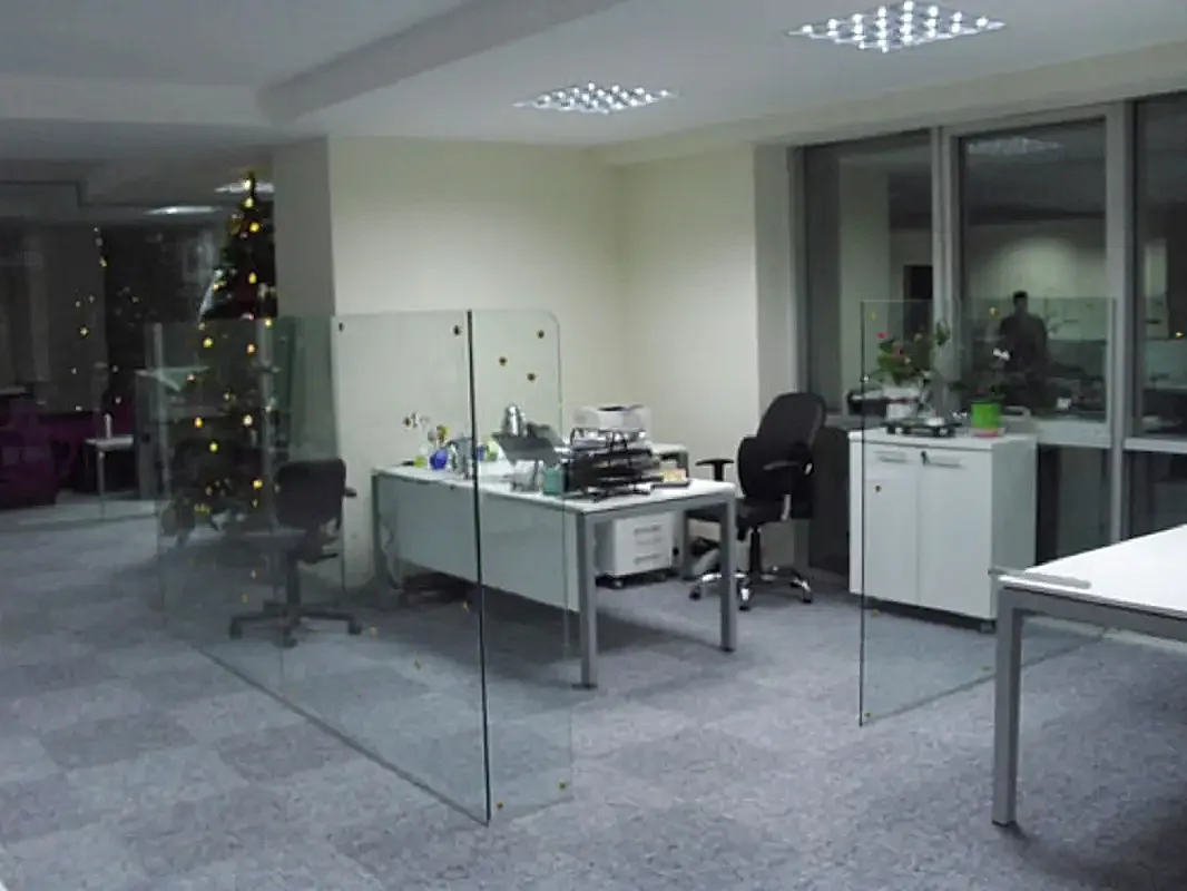 Modern Cam Detay Seperatör ve Ofis Bölme Sistemleri