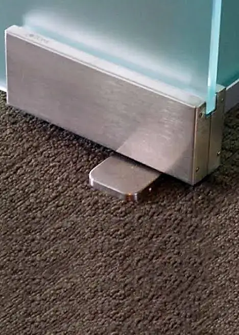 Kendinden Hidrolikli Menteşeli Cam Kapı