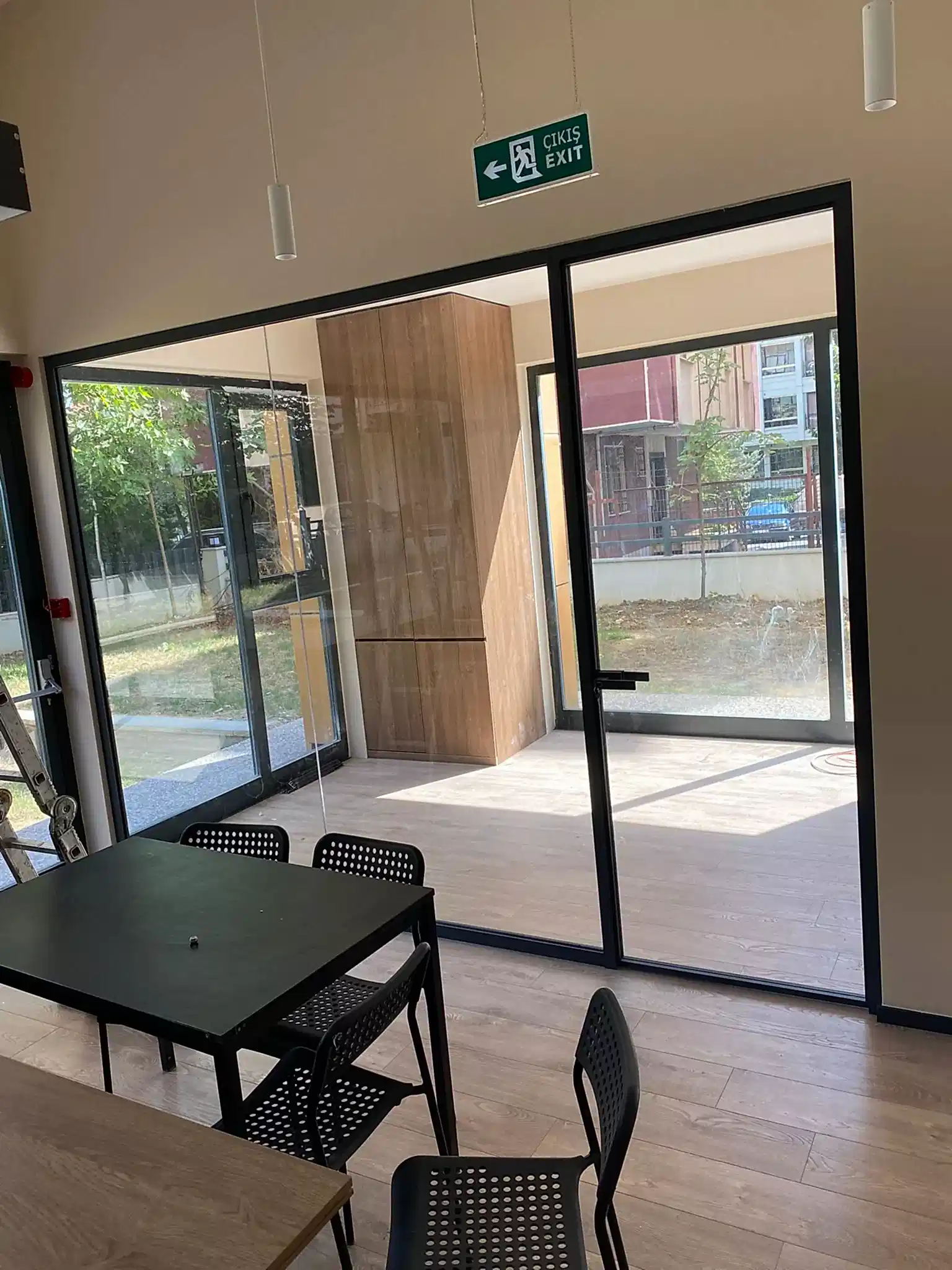 Proline Cam Bölme Sistemleri | Modern Ofis Bölme - Camdizayn