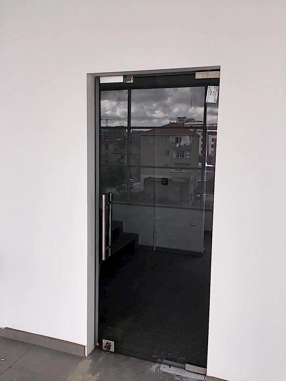 Manyetik Kilitli Geçiş Modüllü Cam Kapı Sistemleri | Camdizayn