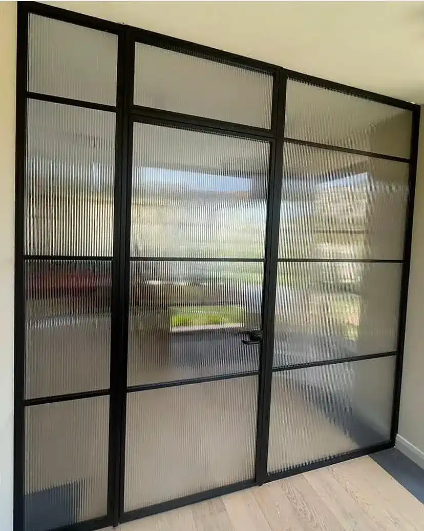 Nervürlü Camlı ve Hoppe Kollu Konut & Ofis Bölme Sistemleri