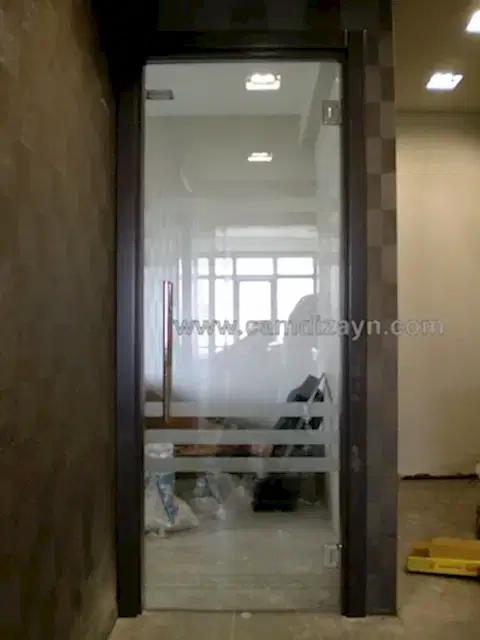 Paraduş Serisi Cam Oda Kapıları: Modern İç Mekan Tasarımları