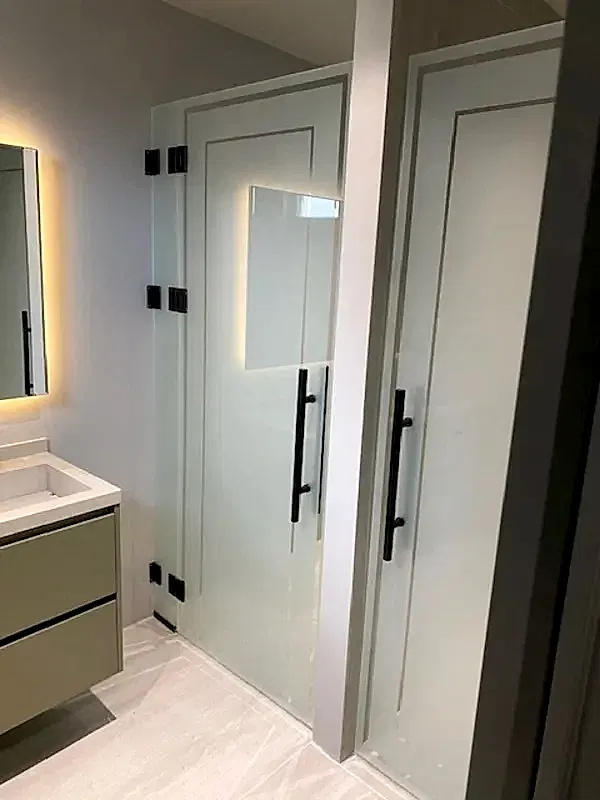 Paraduş Cam Kapı Kumlama Desenli