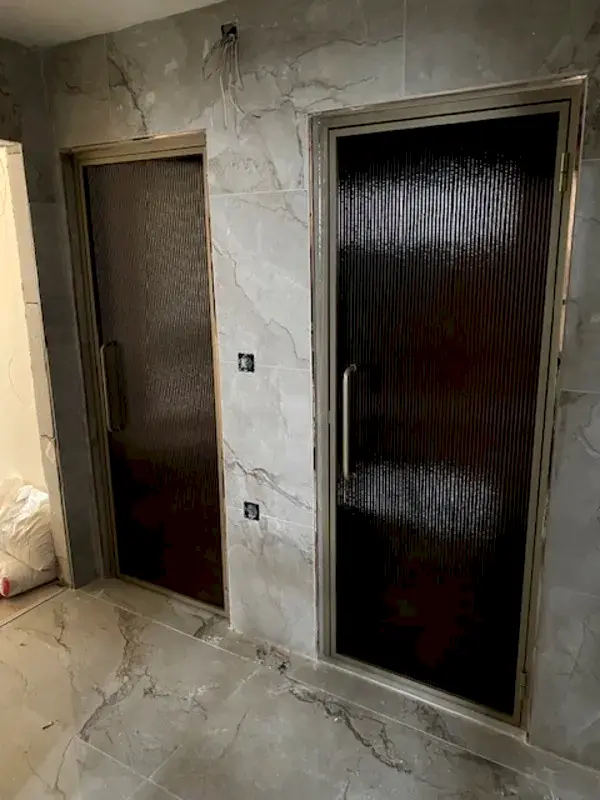 Nevrürlü Camlı Gold Çerçeveli Kapı